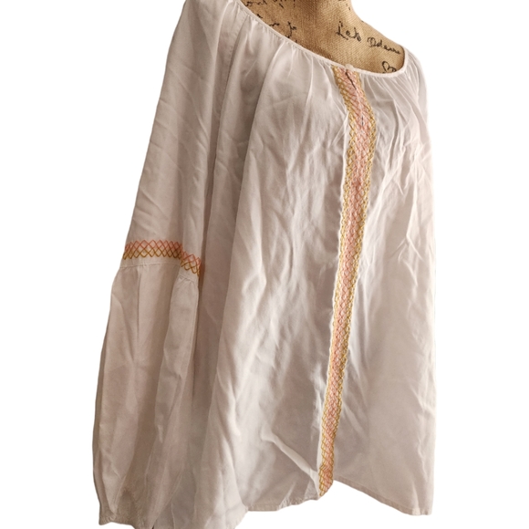💥SALE 💥New Directions Embroidered Peasant top. Size 3X - Picture 2 of 7